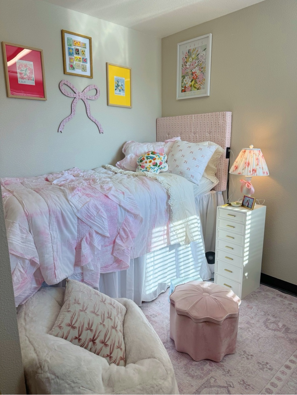 Pottery Barn Teen Pink Ruffled Comforter For Dorm